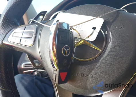 2015 Mercedes-Benz C 300 4Matic из США, поврежденный, VIN 55SWF4KB3FU040306